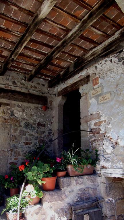 Can Salgueda Santa Pau Habitación foto